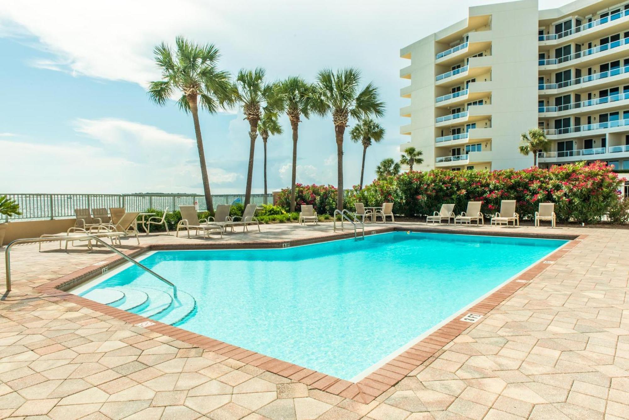 Apartamento Waterview Towers 202 *