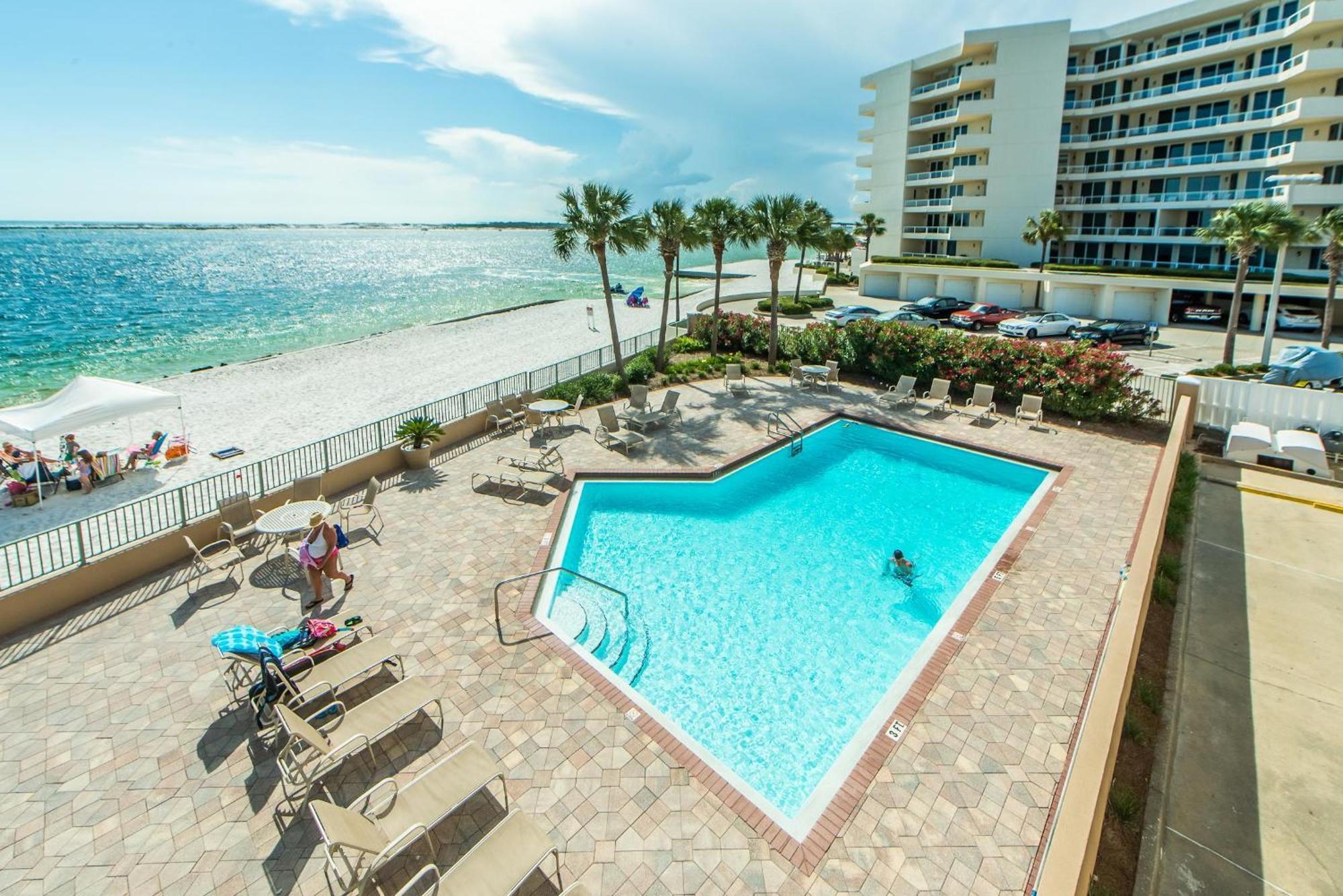 Apartamento Waterview Towers 202 *